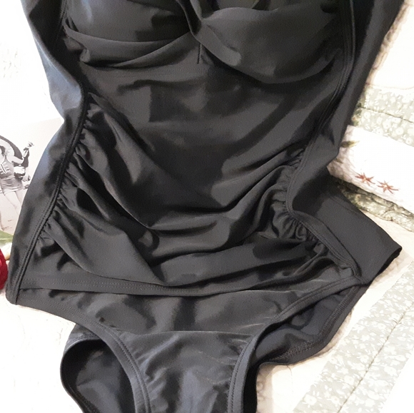 NEW/W/TAGS Mycoco Tummy Control ONEPIECE BLACK SWIMSUIT SIZE 6 - Picture 15 of 16